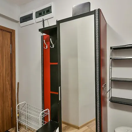 Urban Retreat In The Heart Of דירה *